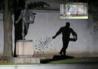 8 statue seeding shadows by night1 200x140 Graffiti, street art & geek art ! Terrible !